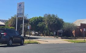 Wentworth Central Motor Inn